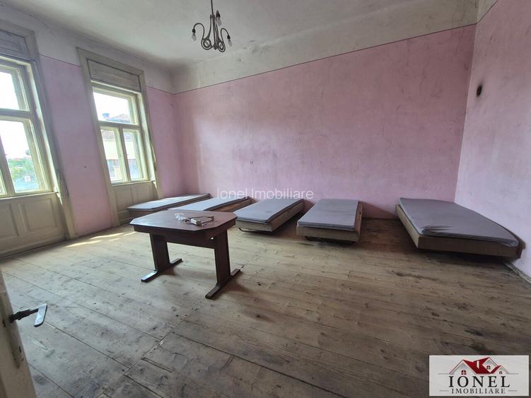 Casa de vanzare in Aiud 3300 mp teren - 2