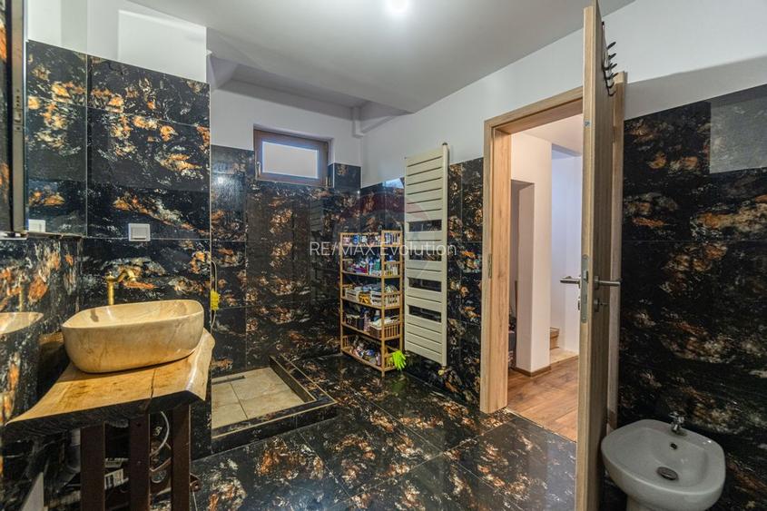 Casă / Vilă cu 6 camere de vânzare in Tarlungeni - 15