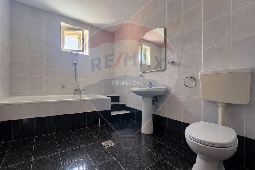 Casă spațioasă 331 mp utili + 5175 mp teren | Piscină interioară - 9