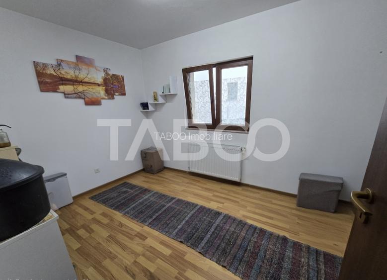 Casa de vanzare cu 6 camere 2 parcari curte libera 200 mp in Selimbar - 21