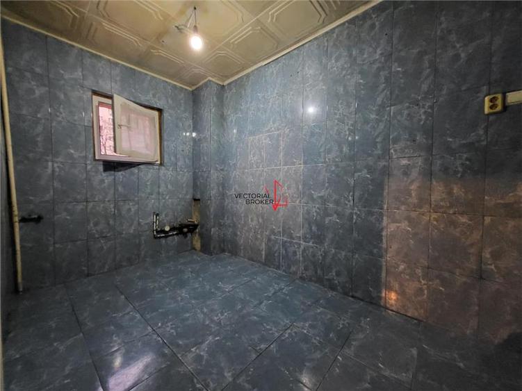 APARTAMENT 4 CAMERE DECOMANDAT / METROU 5 MIN