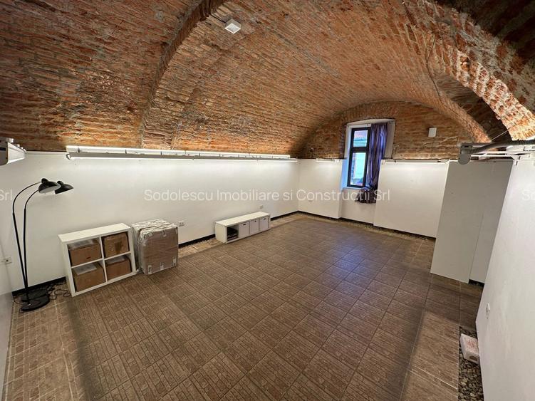 Spatiu comercial în Piața Unirii - 155 mp - 13