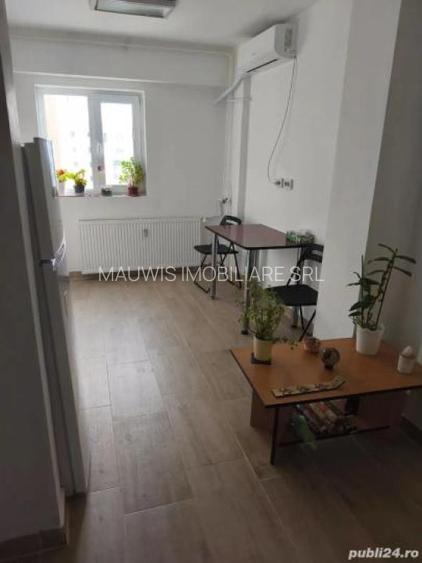 Pta Muncii / Cal Calarasi / 3 min Metrou / dec / bl 1995 / - 2