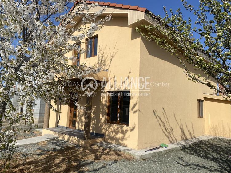 VALU LUI TRAIAN(COD 07) -Casa P+M 5 camere cu teren de 300 mp - 24