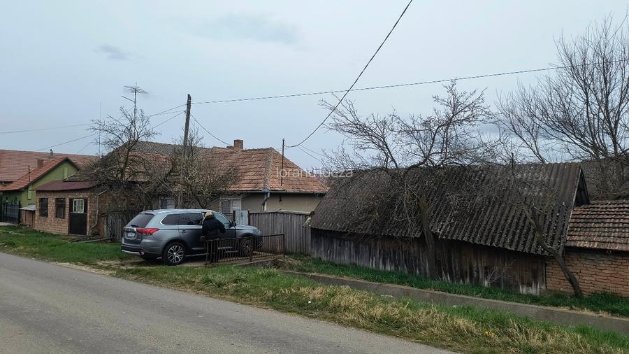 Vând casă cu teren !!! - 4