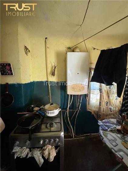 Casa de vanzare l 41 MP l Teren 240 MP l Gruia - 3