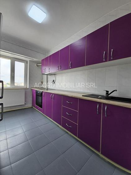 APARTAMENT  SPATIOS , 4 CAMERE , DECOMANDAT, ZONA DACIA - 11