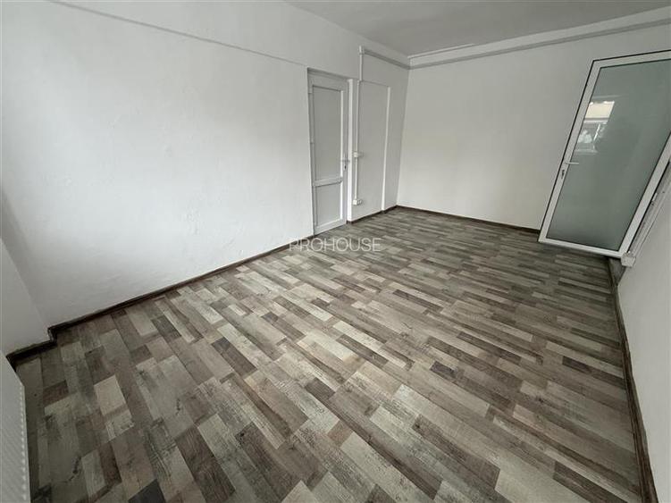 Adjud - spatiu comercial renovat complet - 5