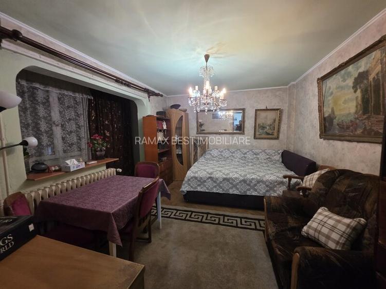 Titan, pe Liviu Rebreanu, 5 minute metrou si parc IOR, bloc 4 etaje - 2