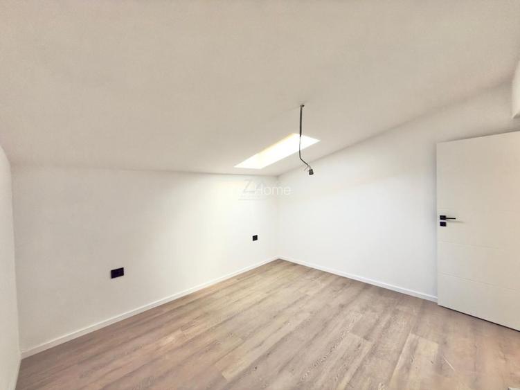 Ap pe 2 niveluri. Decomandat. 2 locuri de parcare. - 25