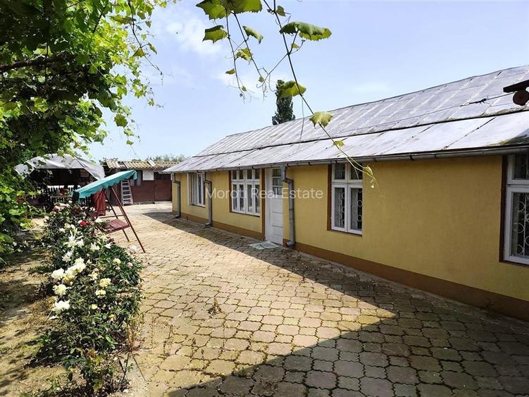 Proprietate spatioasa de vanzare in Gaesti, Dambovita - ideala pentru locuit sau - 9