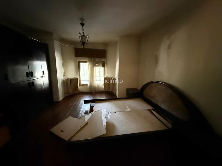 Vila in zona Băneasa, în imediata vecinătate a Parcului Herăstrău 7 camere - 5