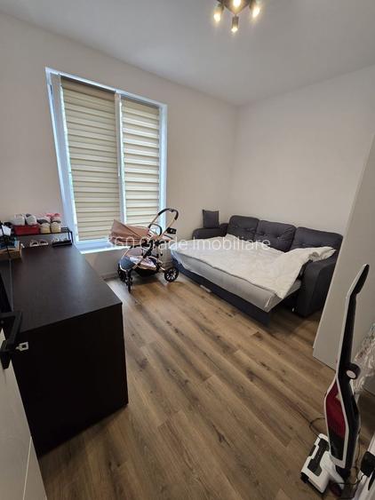 Duplex despartit prin camera tehnica - 4 camere Toate Utilitatile - 5