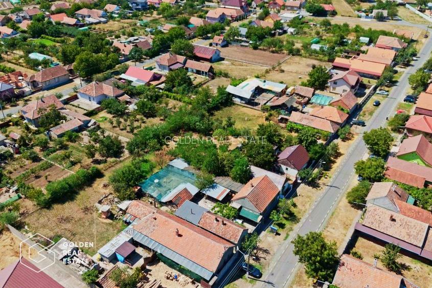 Casa în Curtici cu două corpuri de cladire, teren de 1080mp, comision 0 % - 12