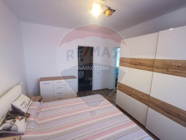 Apartament de închiriat + parcare - 4