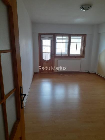 Apartament spatios 2 camere - zona BCR - etaj 3/3 - 66 mp - orientat Est si Vest - 4