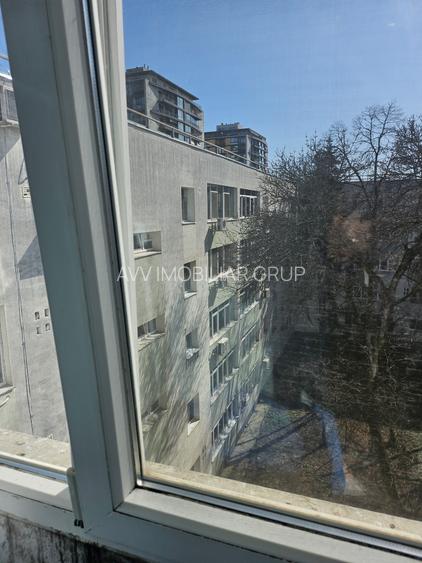 Titan, strada Liviu Rebreanu, langa Mega Image si Bebe Tei - 9