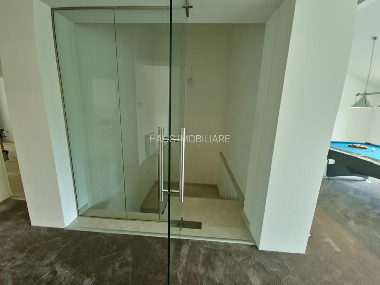 Vila deosebita  la un pas de mare mobilata si utilata - 43