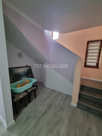 Casa de vanzare spre Vetis, drum principal - 13