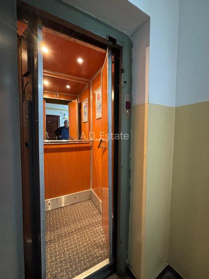 Garsoniera Chisinau Piata Delfinului Bloc mixt An constructie 1977 - 5