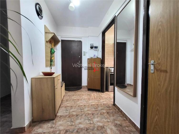 FIX LA METROU / 4 CAMERE DECOMANDAT / ETAJ 1 - 12