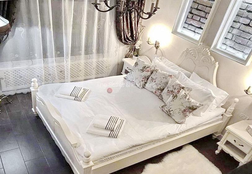 Casa cocheta pozitionata central - 9