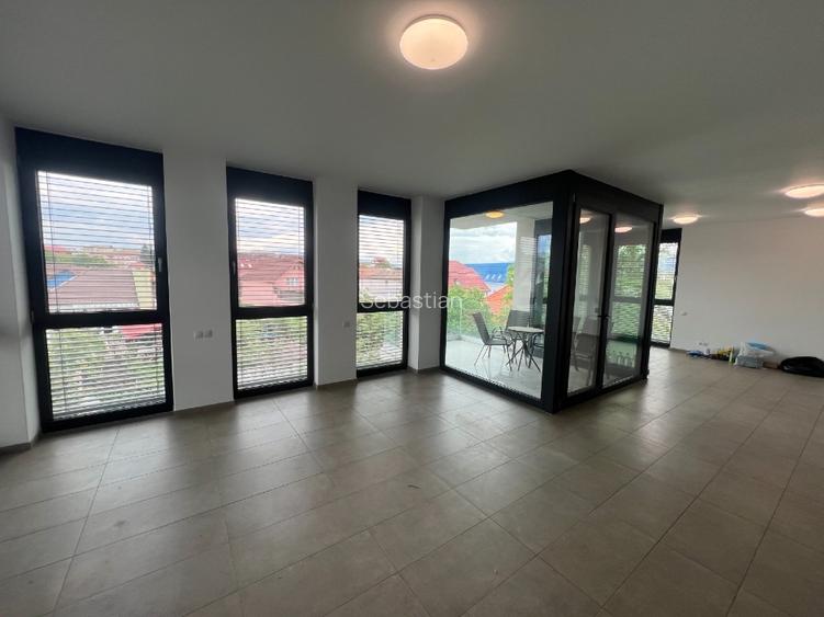    Apartament/birou de 3 camere  - 4