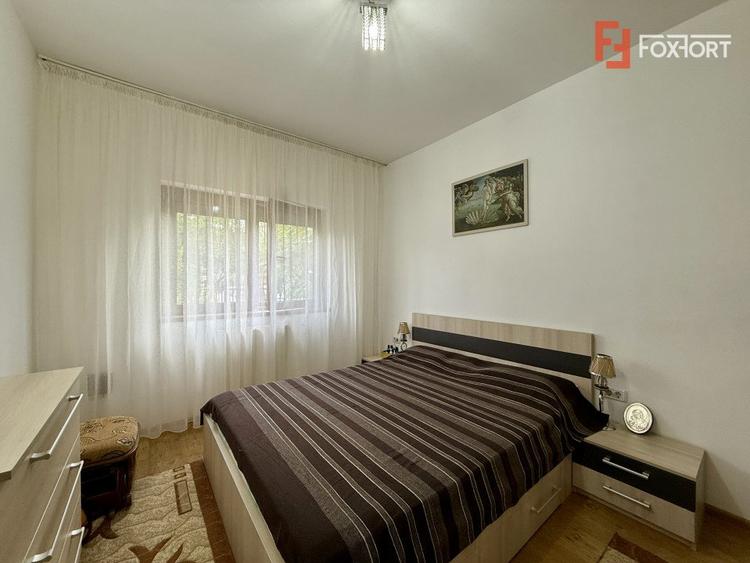 Casa individuala cu 5 camere si teren de 506 mp, zona Ghiroda