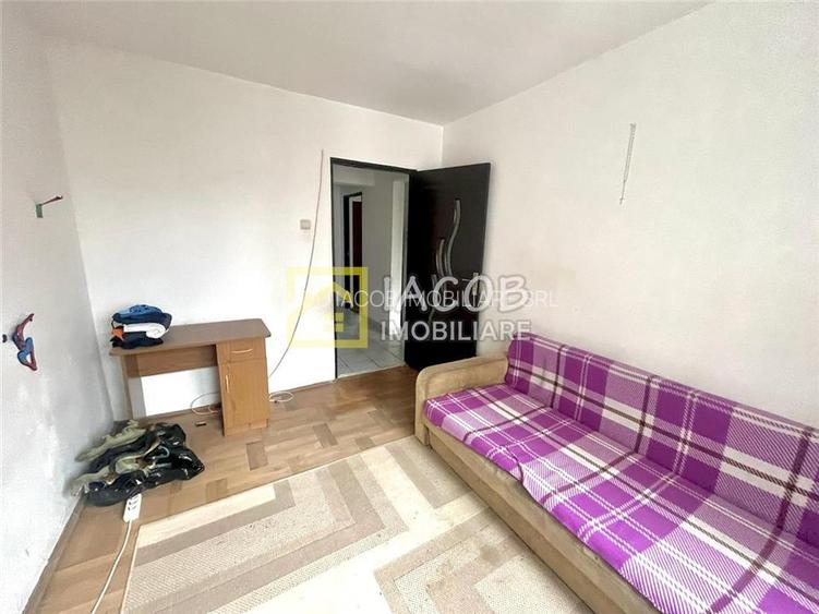 Apartament 4 camere decomandate, etajul 2, zona Narcisa / Republicii - 7