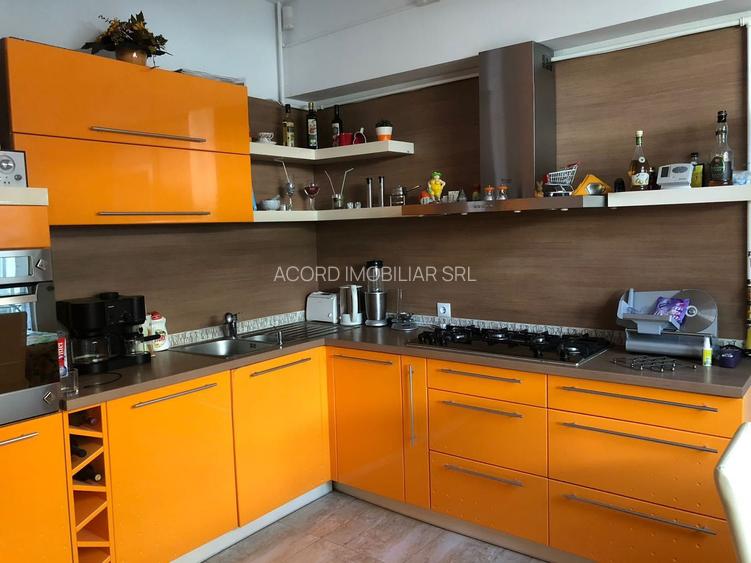 Casă / Vilă cu 5 camere de vânzare în zona Central - 13