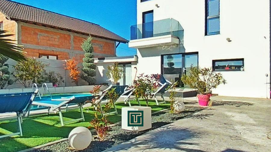 Casă modernă cu piscină și garaj de închiriat în Fântânele - 14