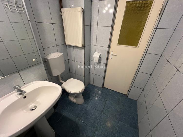 INCHIRIEZ apartament 3 camere decomandat,zona Strand - 11