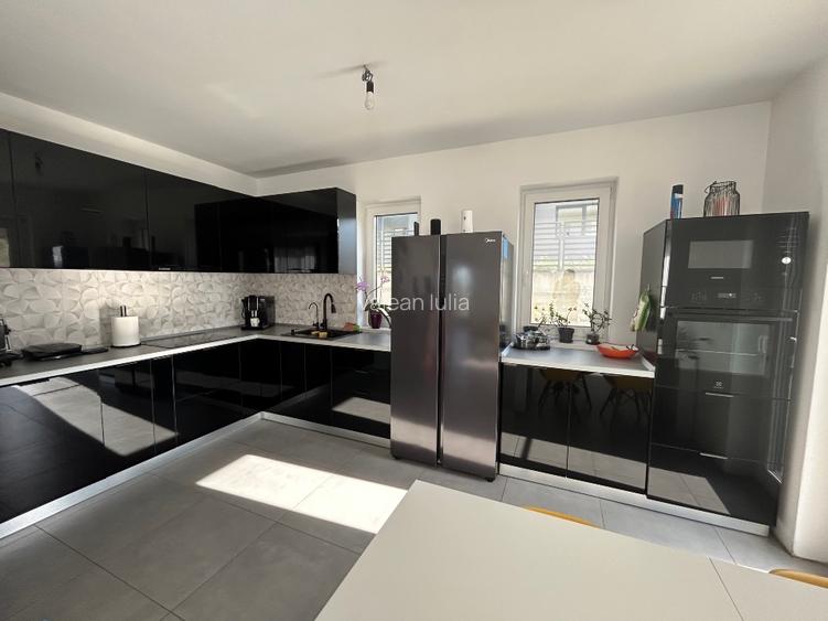 Duplex zona Vivo | 3 dormitoare, garaj 2 mașini | Proprietar - 3
