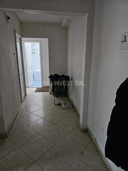 Apartament cu trei camere , decomandat , et.2, Lipovei - 4