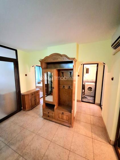 Apartament 4 camere,ultracentral, decomandat, mobilat si utilat,str Decebal - 4