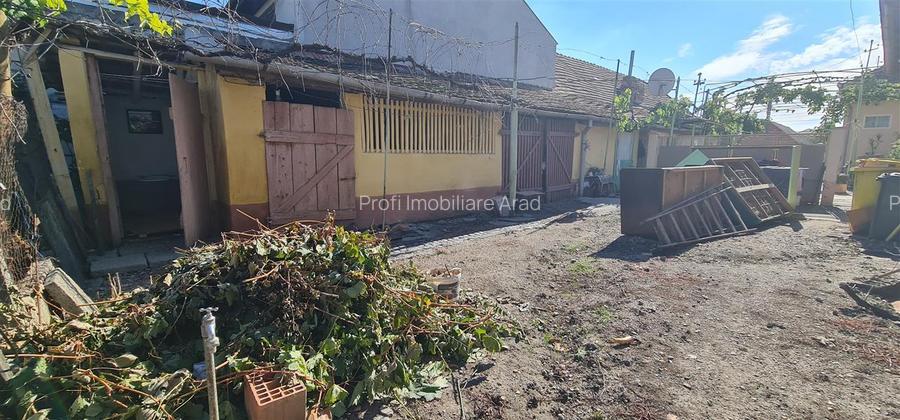 Casa de inchiriat pe calea Radnei - strada principala - 20