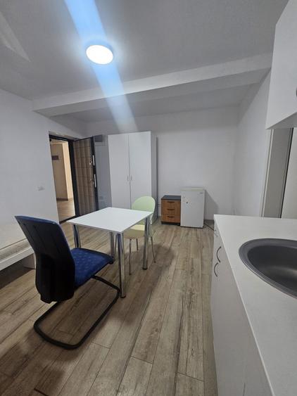 Garsoniera Complex Studentesc cladire noua - loc de parcare !!