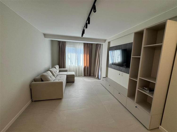 Ap 3 camere, 2 bai, etaj 1, parcare, bloc nou, central , 80 mp, premium