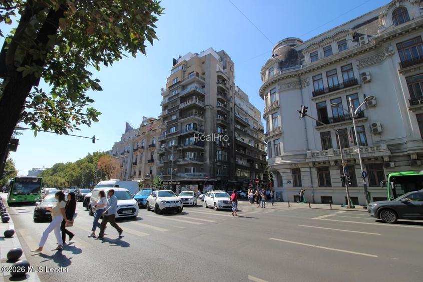 Piata Romana, 4 camere 138 MP total, Etaj 2/9, renovat - utilat, liber - 53