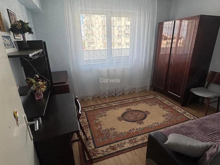 Apartament 3 camere, decomandat, George Enescu
