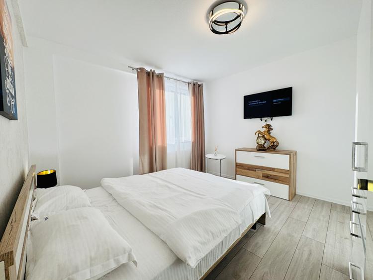 Apartament cu 3 camere complet mobilat si utilat, vedere spre Mare