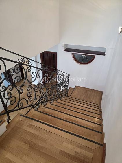 Vila de inchiriat - 23