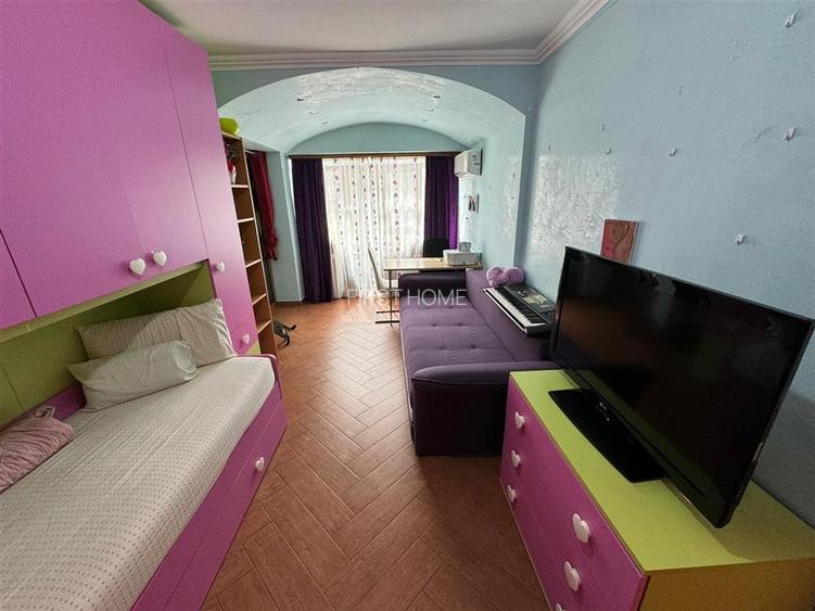 Apartament 3 camere, etaj 2, zona ultracentrala, renovat complet - 12