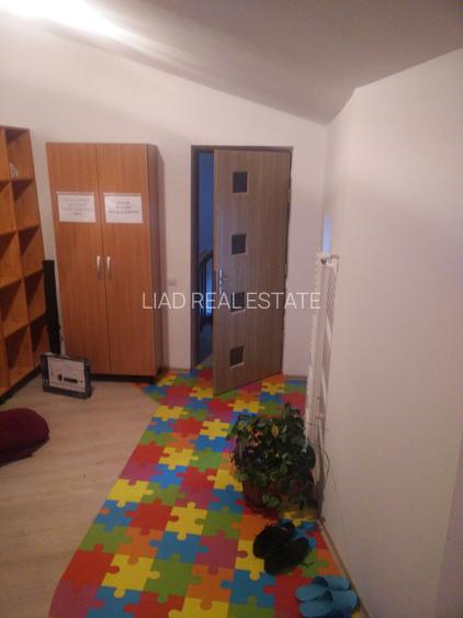 Studio sau birouri mansarda Universitate - strada Sfintilor 6 - 6