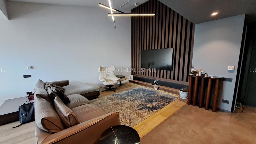 APARTAMENT 8 CAMERE CU SCARA INTERIOARA TIP LOFT -ULTRA LUX - 18