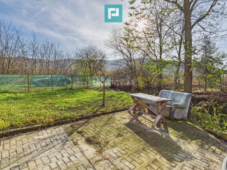 Casuță cu priveliște panoramică spre Cetatea Șiria - 21