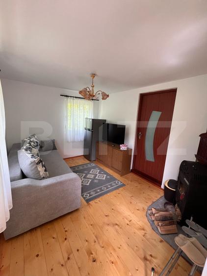 Casa de vacanta cu 4 camere, 1470 mp teren, Sugag