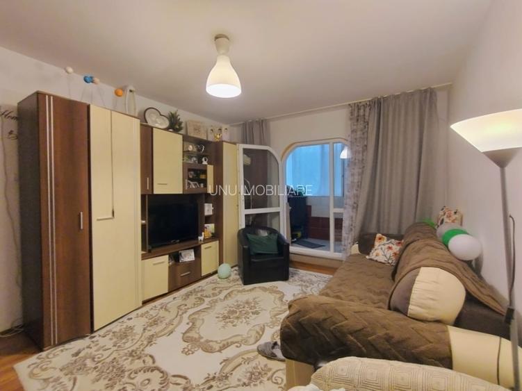 Dacia - Bicaz - 3 camere - mobilat - geam la baie - 9