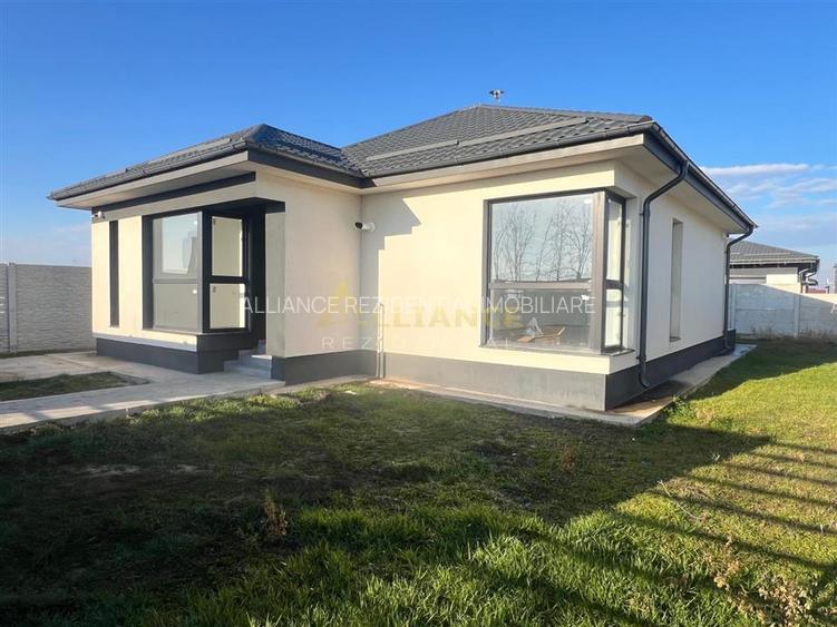 Casa de vanzare cu 3 camere,2 bai,teren 376mp - 2