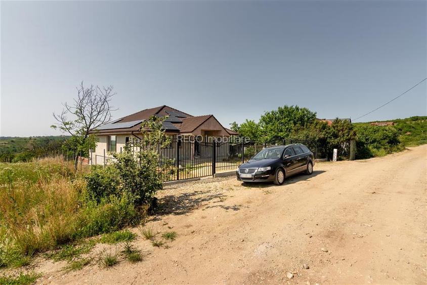 Casa cu living+3 camere cu panorama si teren mare pe Sofiei - 35